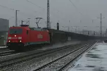 185 226-8 zieht am 07.02.2012 einen Schiebewandwagenzug durch Kaiserslautern