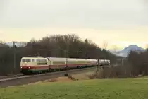 Die DB 103 184-8 f�hrt am 02.01.12 mit einem TEE aus Salzburg kommend in Richtung M�nchen. Aufgenommen bei Hilperting.
