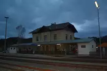 Abendstimmung im Bf. Pernitz-Muggendorf am 24.Dezember 2011.