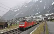 185 127 + 185 092 mit G�terzug am 07.01.2012 bei Silenen