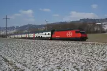 Re 460 088-8 zieht am 3.2.12 den IC 723 von Genf Richtung Lausanne, aufgenommen bei Allaman.