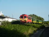 M�V-Trakci� M41 2204 zwischen Feketeb�zseny und Fony�d, mit einem Schnellzug aus Kaposv�r nach Szombathely und Sopron, am 23. 06. 2011. 