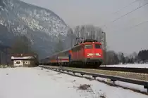 DB 115 293-3 mit einem versp�tetem Turnuszug am 04.02.2012 aufgenommen bei Niederaudorf