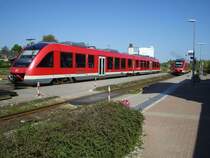 10.5.2006: 648 001 + 648 006 im Kreuzungsbahnhof S�derbrarup, KBS 146, 648 006 f�hr aus Richtung Flenzburg