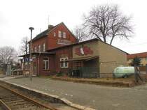 Das Bahnhofsgeb�ude in K�hnhausen; 17.02.2012