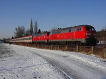 218 499-2 und 218 3xx mit IC 119  BODENSEE  von Mnster nach Innsbruck am 05.02.2012 zwischen Friedrichshafen und Eriskirch.