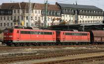 19.02.2012 151 100-5 + 098-1 mit einem Kohlezug in Cottbus einfahrend.