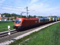 1016 027-3 unterwegs am 15.05.2006 mit einer rollenden Landstrasse Richtung S�den hier in Wartberg an der Krems auf H�he der Kl�ranlage