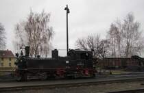 D�llnitzbahn 99 1574-5 bei der Bekohlung im Bw M�geln, fotografiert w�hrend einer angebotenen Besichtigung im Rahmen der  Gl�hweinfahrten  am 02.01.2012.