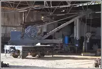 Auch ein zweiachsiger Kranwagen italienischer Herkunft geh�rt zum Bestand der Eritrean Railway. (31.01.2012)