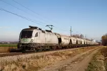 27.11.11 Ein neues Bild in �sterreich bietet die SETG (Salzburger Eisenbahn Transport Logistik Gesellschaft) ES64U2 101, zuvor im silbernen HUPAC Design zeigt sie sich jetzt in wei�. Unter der Regie von STB - Steiermarkbahn bespannt sie den 36min vor Plan fahrenden SGAG 49984 von Hegyeshalom nach Passau.