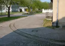 5/2005 Gleisreste der Hobrechtsfelder Wirtschaftsbahn auf dem Gel�nde des ehem. Klinikums Berlin Buch, heute Helios Kliniken.