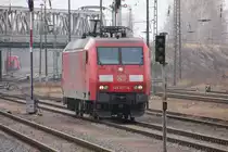 145 077 f�hrt am 01.03.2012 solo durch den Zwickauer Hauptbahnhof.