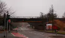 Br�cke der G�terzugumgehungsbahn �ber die Roermonder Stra�e in M�nchengladbach. 29.2.2012