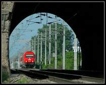 2016 020 mit ihrem SPR 2795 „Bucklige Welt“ auf dem Weg nach Oberwart vor der Durchfahrt durch den Busserltunnel kurz vor Pfaffst�tten am 20.5.2006