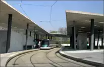 Sichtbeton-Architektur -

Die Endhaltestelle der Straßburger Linie B Hoenheim Gare. 

21.04.2006 (M)