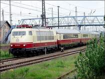 103 184-8 als Leerzug unterwegs zum Ostseebad Binz. Ab Binz (nach K�ln) als TEE79829 unterwegs.  (Stralsund am 21.05.06)