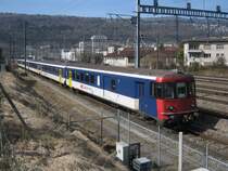 Der BDt EWI NPZ, 50 85 82-33 974-5, an einem EWI NPZ Pendel in Biel, 12.03.2012.

