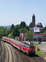 218 151 verl�sst mit einem Fahrrad-Sonderzug am 17.07.05 Gerolstein Ri. Trier.