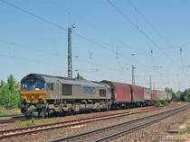 PB12, eine Class 66 der DLC am 11. Mai 2006 in Ingelheim.