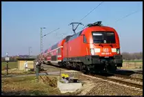 182 022-4 rollt am 20.3.2012 mit einer S-1 zwischen Mei�en und Neus�rnewitz an der Anrufschranke vorbei.