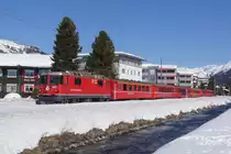 Ge 4/4 II 624 f�hrt am 3.3.12 der Landwasser entlang Richtung Davos Platz.