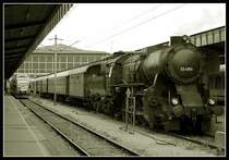 52.4984 wartet am 21.5.06 mit ihrem SZ 16294 in Wien-S�d (Ostseite) auf ihre Abfarht nach G�tzendorf.