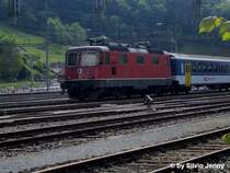 Die Re 4/4'' 11304 war am 25.5.06 mit einem EW1-Zusatzzug in Ziegelbr�cke abgestellt.