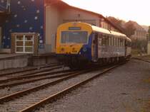 Bahnhof Weissach Herbst 2005. Der Zug aus Feuerbach ist gegen 18 Uhr im Endbahnhof Weissach eingetroffen und wir nun im Depot �ber Nacht abgestellt.