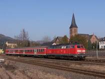 Am 03.02.06 f�hrt 218 216 mit der mitt�glichen RB 12837 nach Trier in den Bahnhof Bitburg-Erdorf ein.
