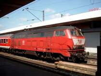 BR 218 im Bahnhof Hamburg-Altona