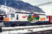 RhB - Ge 4/4 III 641  MAIENFELD  am 25.02.2000 in Landquart - Drehstrom-Universallokomotive - �bernahme 07.12.1993 - SLM5489/ABB - 3200 KW - Gewicht 62,00t - L�P 16,00m - zul�ssige Geschwindigkeit 100 km/h - Logo RhB deutsch - Werbung: COOP
