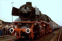 Ab Neuenmarkt-Wirsberg, zog 41 018 die Fuhre an und die 012 sollte schieben??? Der Lokf�hrer der 012 spielte nicht mit, denn die 012 darf nicht schieben, und so nahm das  Ungl�ck  seinen Lauf. Es war ein sichtbarer Kampf der Maschine.