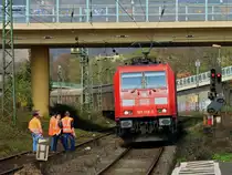 185 358-9 mit einem G�terzug am 03.04.2012 bei der Durchfahrt auf der rechten Rheinstrecke in Bad-Honnef Richtung S�den.