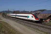 RABDe 500 041-9 legt sich am 16.3.12 bei Eschlikon in die Kurve.