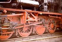 Das Triebwerk einer 55er. Die 5er-Lok 55 5555 war �br�gens lange Jahre in Frankfurt-H�chst beheimatet. Niedermendig 1973