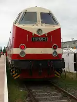 13.6.2010, 119 158-4 als Schlusslok in Berlin - Sch�nefeld mit Sonderzug zur ILA.