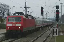 120 140-9 ist mit den IC 2054 Frankfurt (Main) - Saarbr�cken am 04.04.2012 in Kaiserslautern