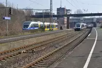 OSNABRÜCK, 16.03.2012, VT 648 092 (rechts) und VT 719 (links) der NordWestBahn in Osnabrück Hbf