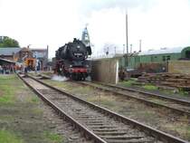 50 3695 f�hrt G�ste �ber das Gel�nde des BW Sta�furt am 27.05.06