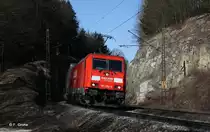 Railion DB Logistics 185 294-6 vor G�terzug Richtung Regensburg, KBS 880 N�rnberg - Passau, fotografiert bei Deining am 08.03.2011