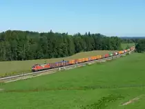 Eine DB Railion 152 zieht einen Containerzug aus Salzburg weiter in Richtung M�nchen.
�bersee, 09.10.11.