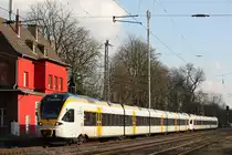 Der Eurobahn ET 7.10+ET 6.01 am 19.3.12 als umgeleiteter RE 3 bei der Durchfahrt durch Ratingen-Lintorf.