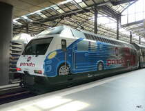 SBB - Werbelok 460 001-1 (Mit dem Gr�ssten Fiat Panda der Welt) im Bahnhof Luzern am 31.03.2012