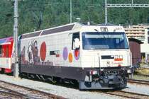 RhB - Ge 4/4 III 649  LAVIN  am 26.08.2000 in St.Moritz - Drehstrom-Universallokomotive - �bernahme 08.12.1994 - SLM5636/ABB - 3200 KW - Gewicht 62,00t - L�P 16,00m - zul�ssige Geschwindigkeit 100 km/h - Logo RhB rh�toromanisch - Werbung: HCB - gescanntes Dia 
