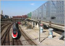 Bei einem reisetechnischen Aufenthalt im sch�nen Basel konnte ich einen der mittlerweile sehr bekannten  Pinocchios  ETR 610 als EC 57 Richtung Milano bei der Ausfahrt aus Basel SBB aufnehmen. 29.3.12