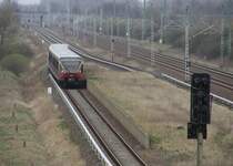 3.4.2012 Berliner Aussenring zwischen Sch�nflie� und Abzw. Karow West. BR 480 / S8 (heute nur bis Bornholmer Str.) f�hrt an einem geplanten / vorbereitetem Haltepunkt vorbei. In Karow Nord und Franz�sisch Buchholz wurden nach der Wende gro�e Wohngebiete gebaut. Jeweils 1 bzw. 2km entfernt