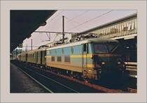 SNCB/NMBS 2337 in Li�ge Guillemins mit einem  P  nach Stalte. 27. Juni 1984
Gescanntes  Foto vom 27. Juni 1984