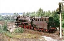 44 1090 �l der DR vom Bw Halle-G, auf dem Berliner Au�enring, unweit des damaligen Potsdamer Hbf.
Im Jahre 1965 wurde die Maschine von Rost- auf �lfeuerung umgebaut. Aufn. 1966 (Orwo Dia-Film)

