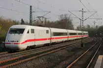 401 516-0 / 401 516-2 am ICE1024 nach HH-Altona in K�ln Stammheim am 13.04.2012